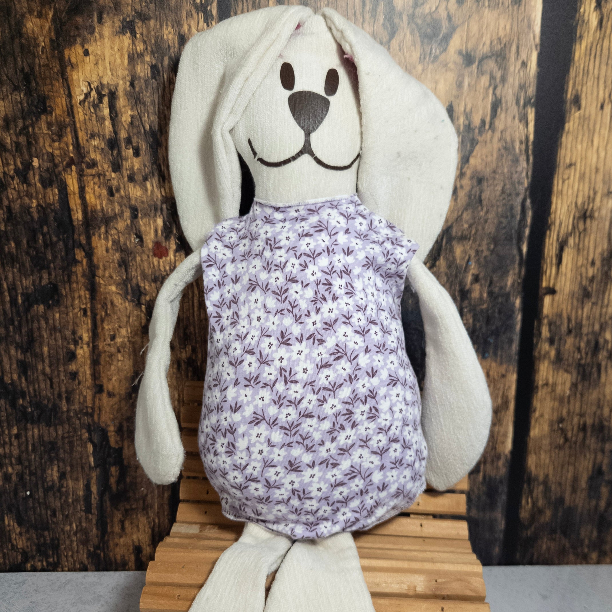 bunter bunny body - Blumen flieder